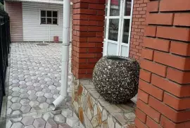 Вазон уличный с камня, 2 500.00 ₽, Gorno-Altaysk