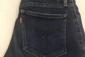 Джинсы женские levis, 2 000.00 ₽, Горно-Алтайск