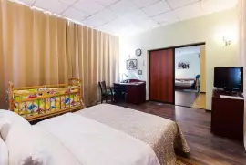 Улитка 3*, 3 700 , улица Короленко 60