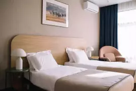 Отель Клевер 3*, 5 400 