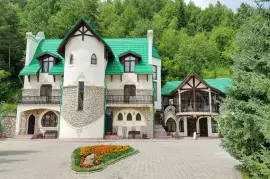 Отель Беркут, 2 800 , улица Славского 61